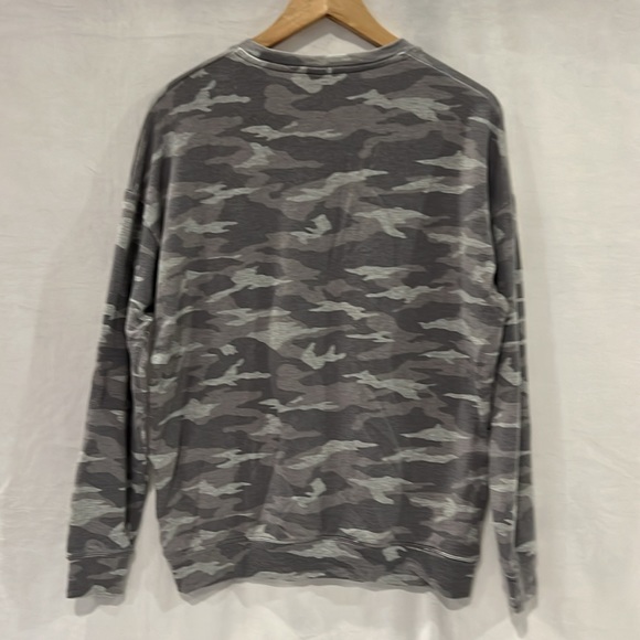 Athleta balance crewneck sweatshirt light gray camo print - Picture 7 of 7